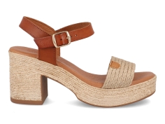 Sandalias con tacon alto...